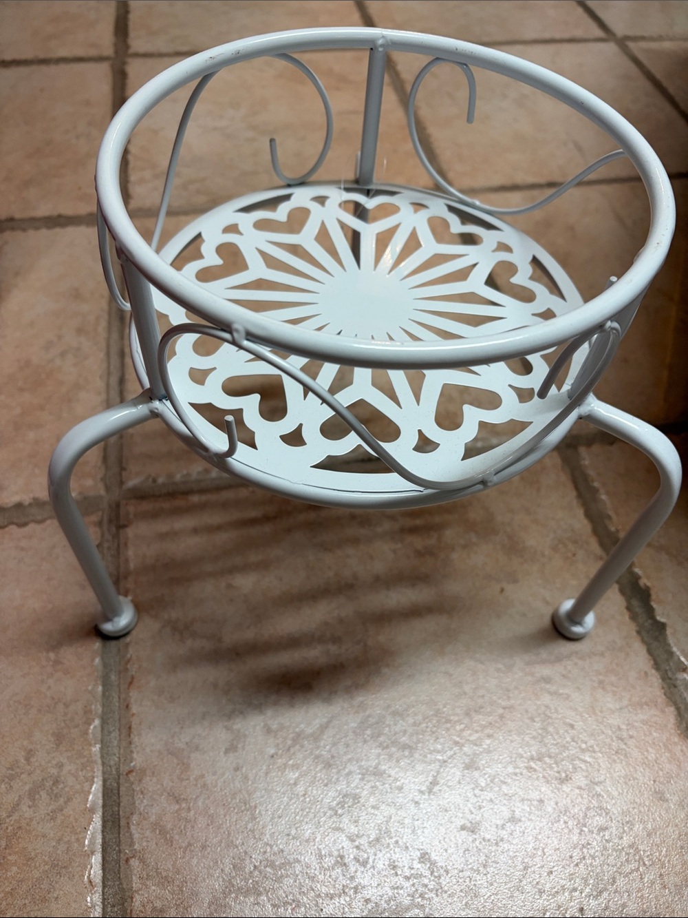 # 80.White Metal Decorative Plant Stand